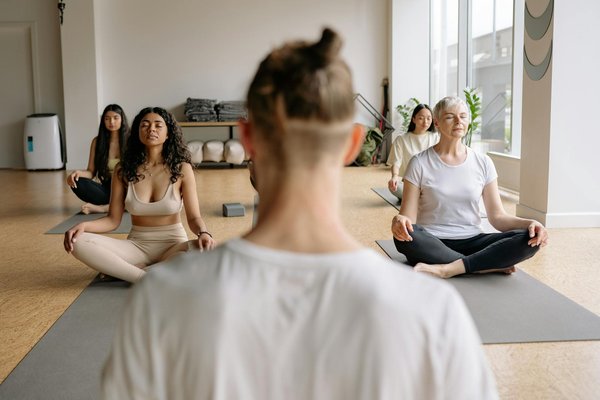 Comment le yoga peut-il révolutionner votre gestion du stress ?